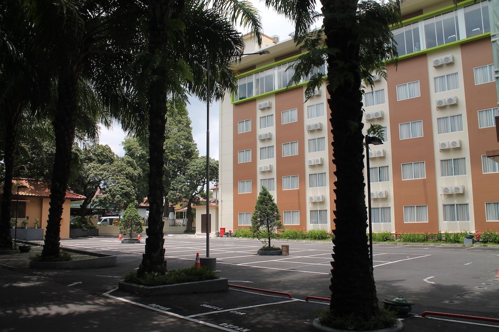 Laras Asri Resort And Spa 52/66