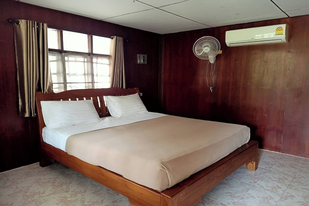 BUNGALOW, KING BED