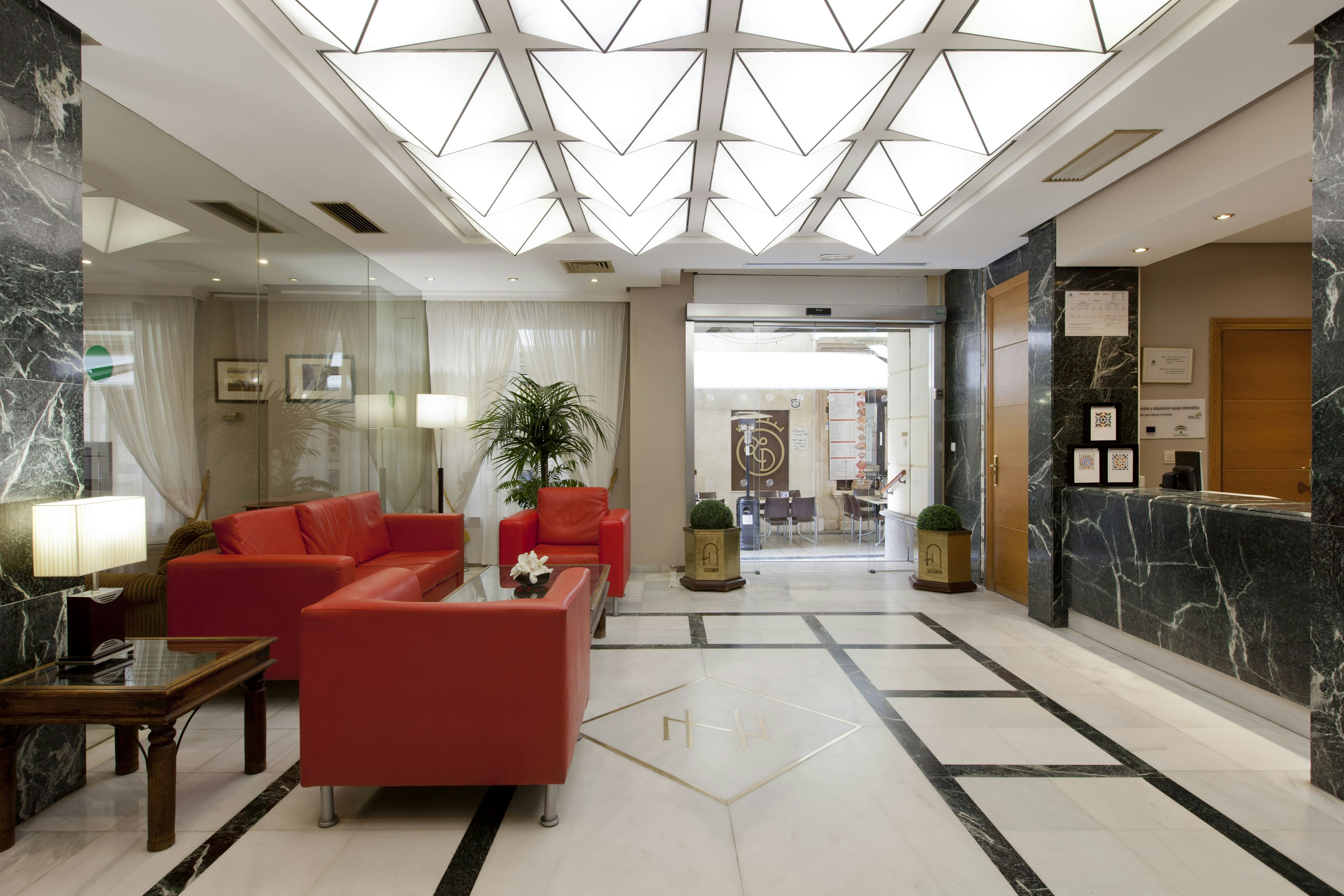 Navas Hotel 56/82