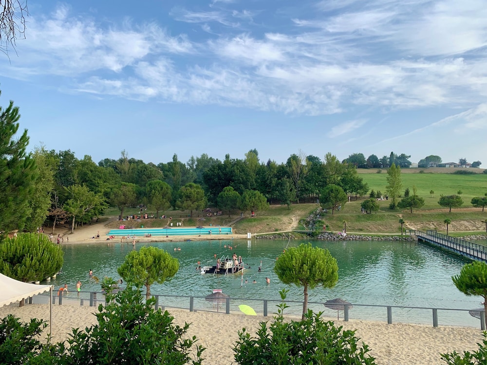 HAMEAUX DES LACS 44/48