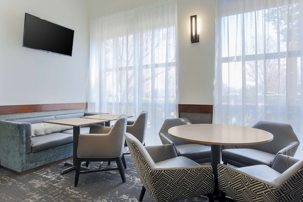 HYATT PLACE DALLAS GRAPEVINE 50/52