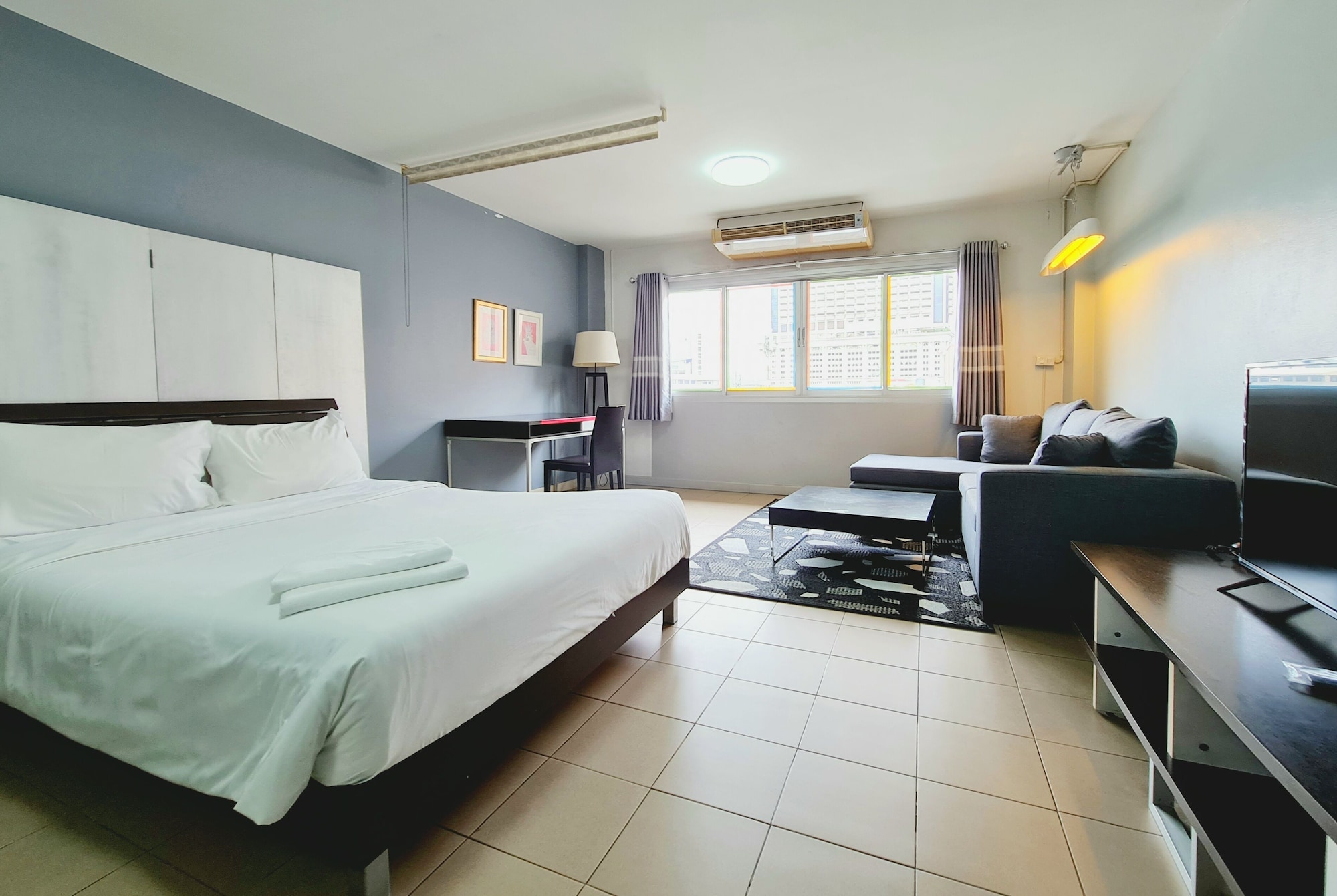 SIAM, ICON, STUDIO, APARTMENT, QUEEN BED, WITH VIEW, SOFA