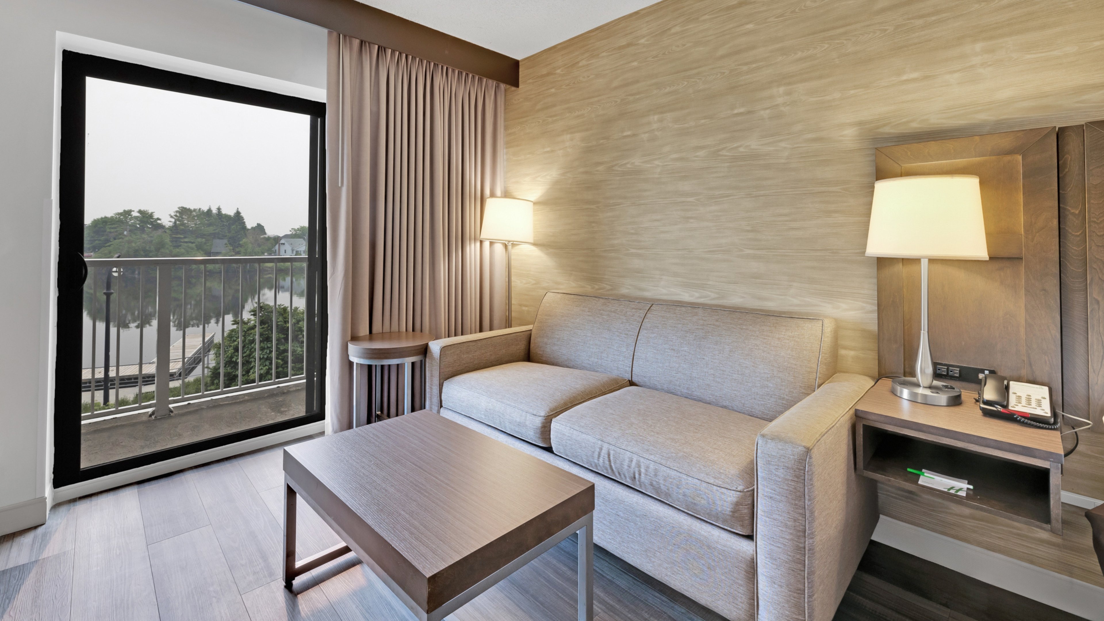 Holiday Inn Peterborough Waterfront 47/70