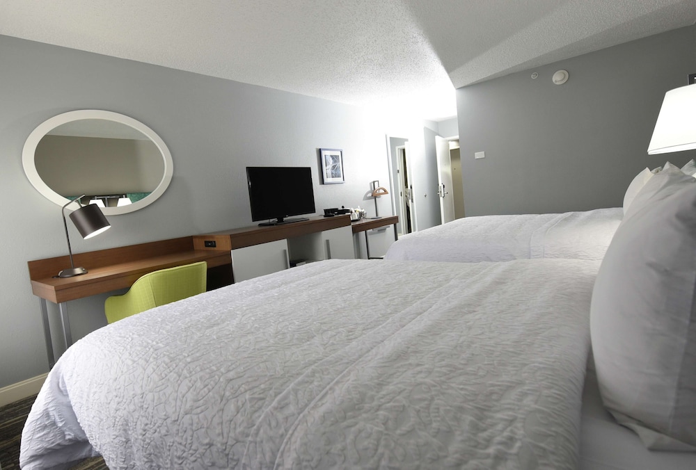 Hampton Inn Youngstown - North 27/80