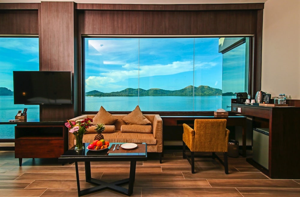 Two Seasons Coron Bayside Hotel 47/68