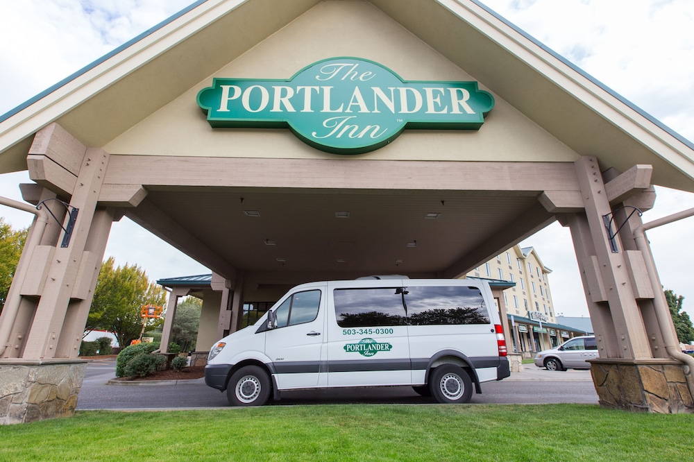 Portlander Inn and Marketplace 52/58