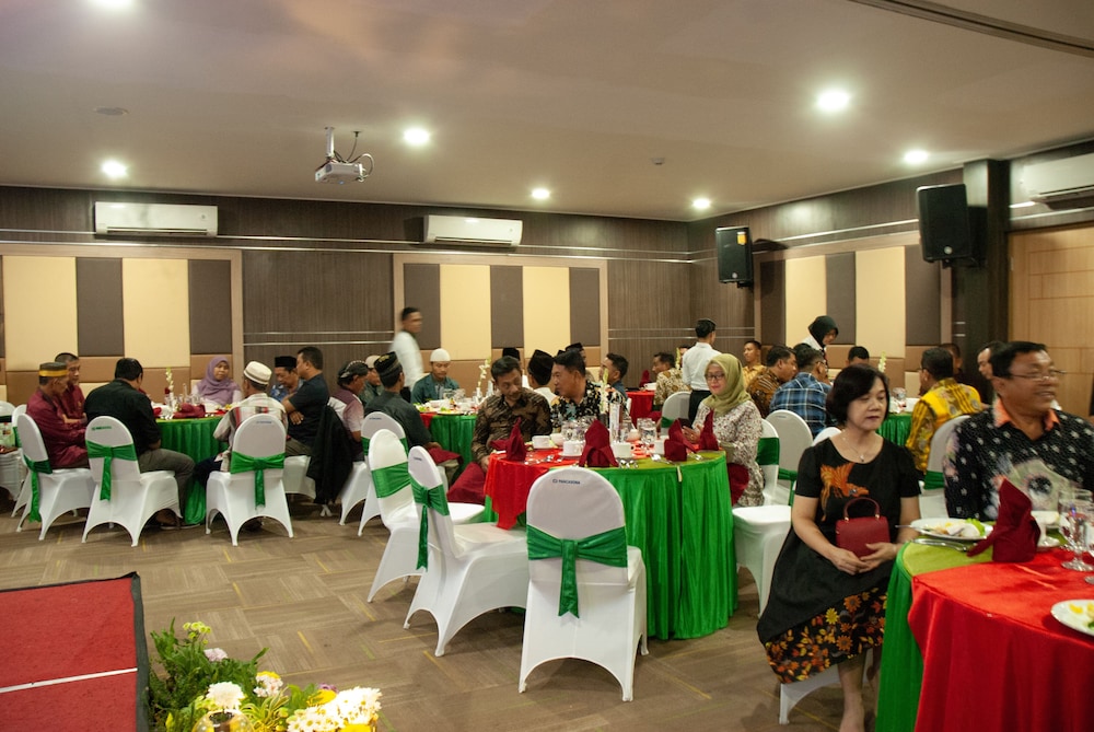 Green Red Hotel Syariah Jombang 69/73