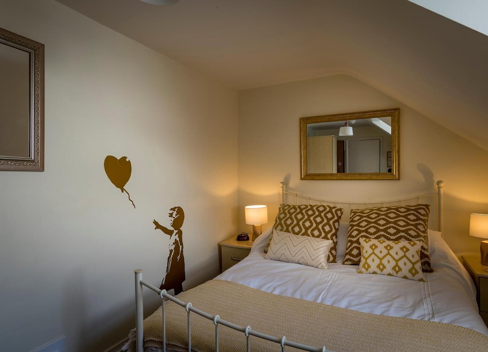 Channel View Guest House 3/44