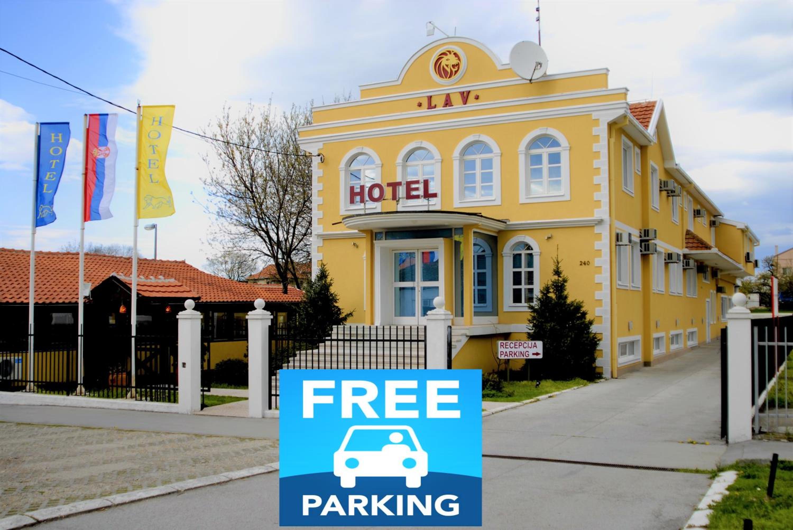 Hotel Lav 12/82