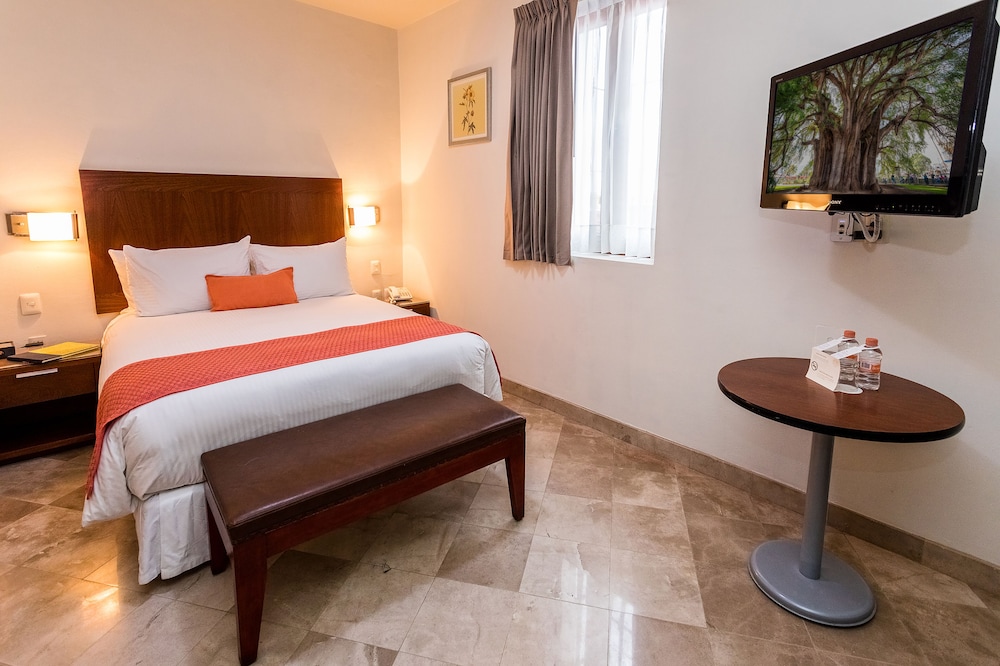 Hotel Parador de Alcalá 15/75