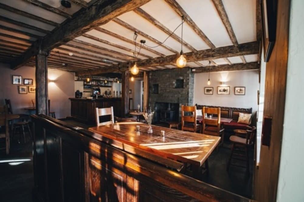 The Three Shires Inn 53/67