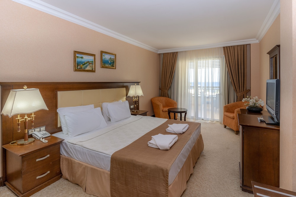 Latanya Park Resort 10/41