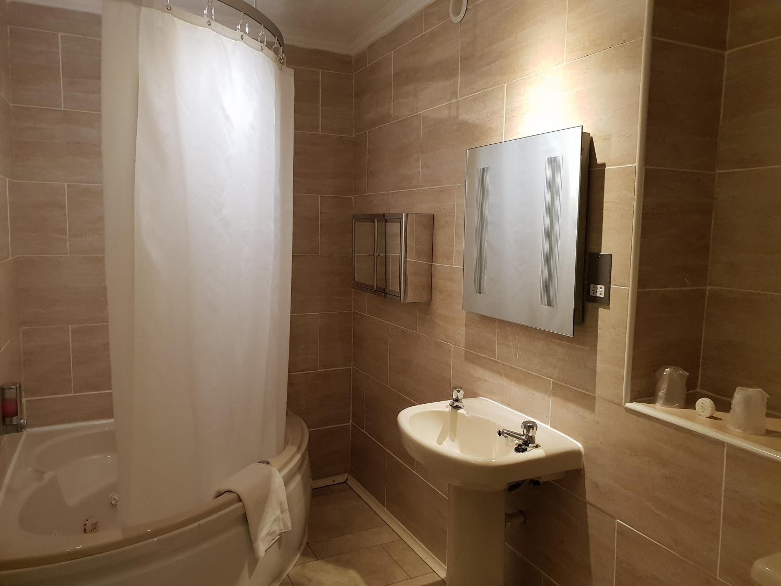 Ascot Hotel 47/50