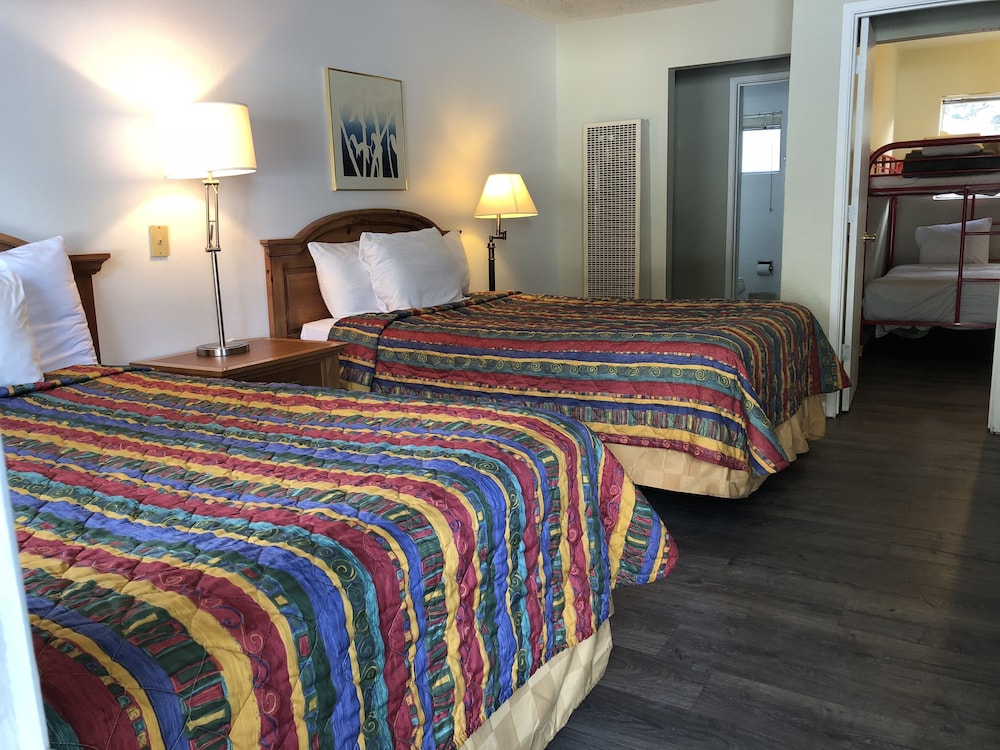 FAMILY SUITE, 2 DOUBLE BEDS, BUNK BED