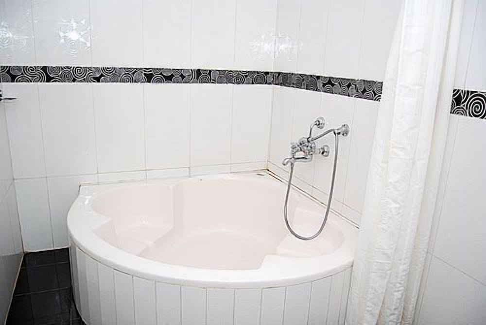 PONMARI RESIDENCY 49/50