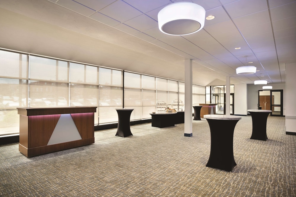 Radisson Hotel La Crosse 9/63