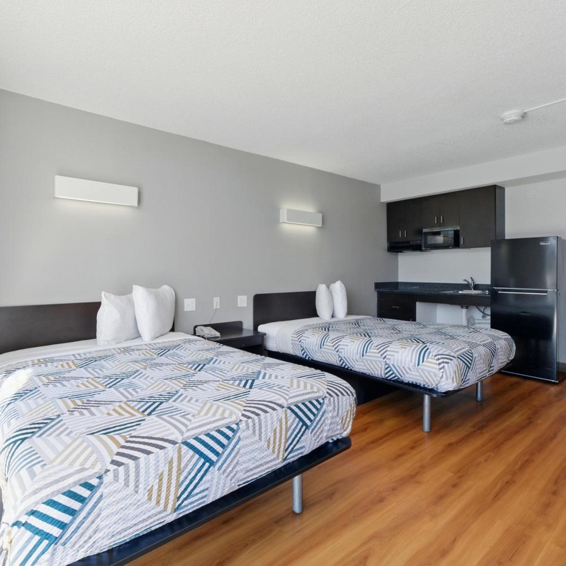 ROOM, QUADRUPLE, ACCESSIBLE