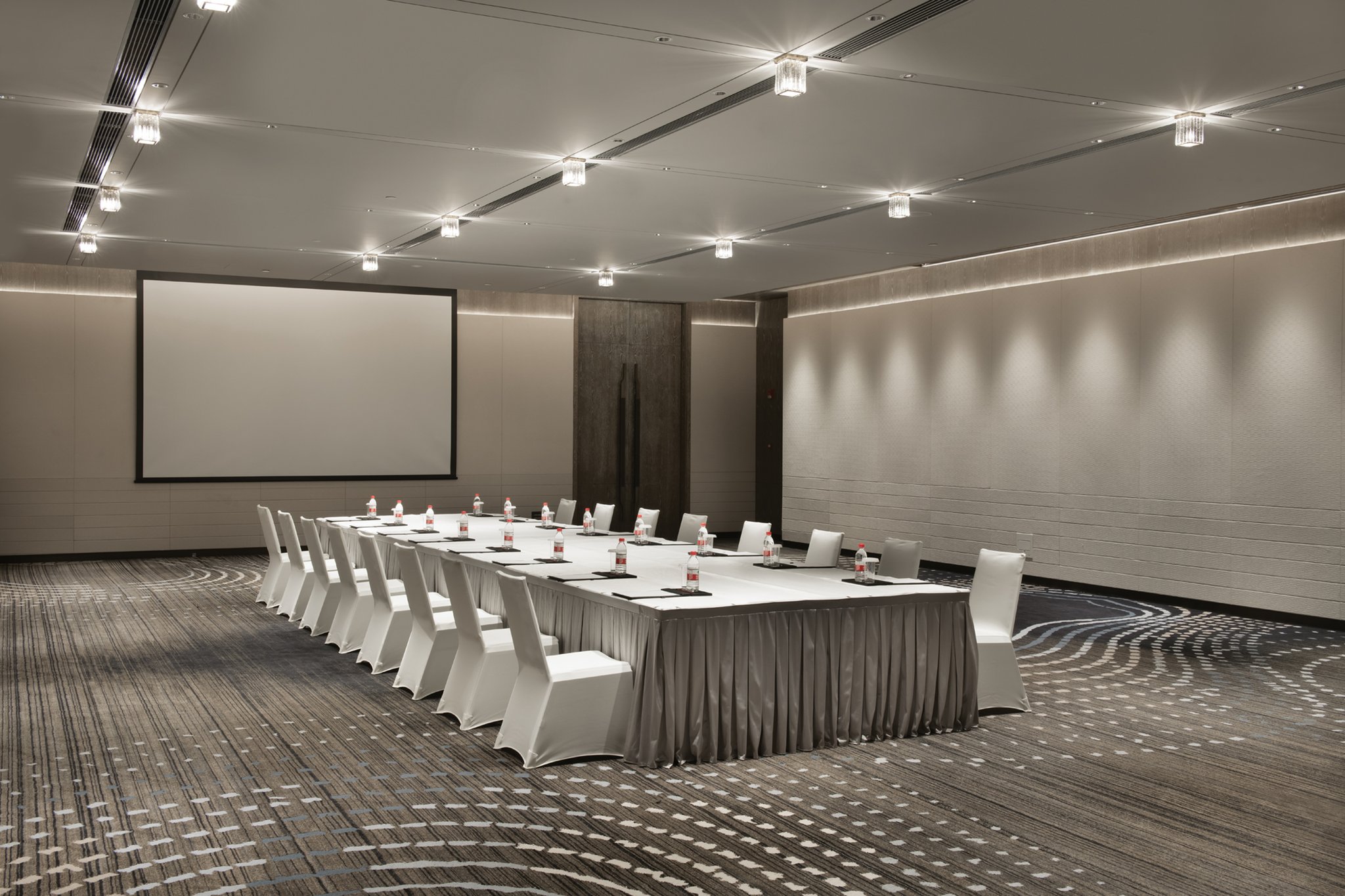 CROWNE PLAZA WUHAN OPTICS VALLEY 65/72