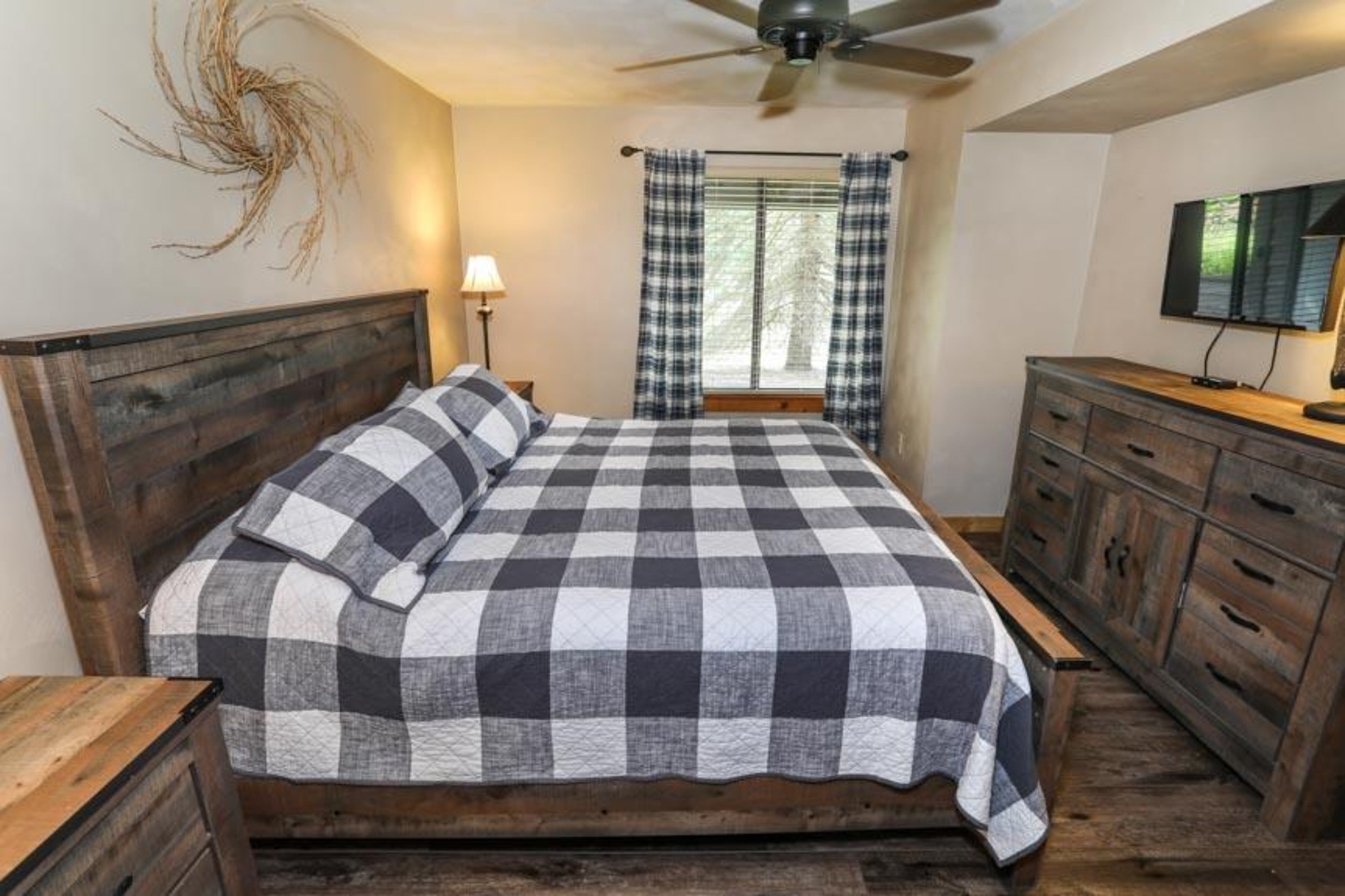 Condominium, 2 Bedrooms, Premier, Village