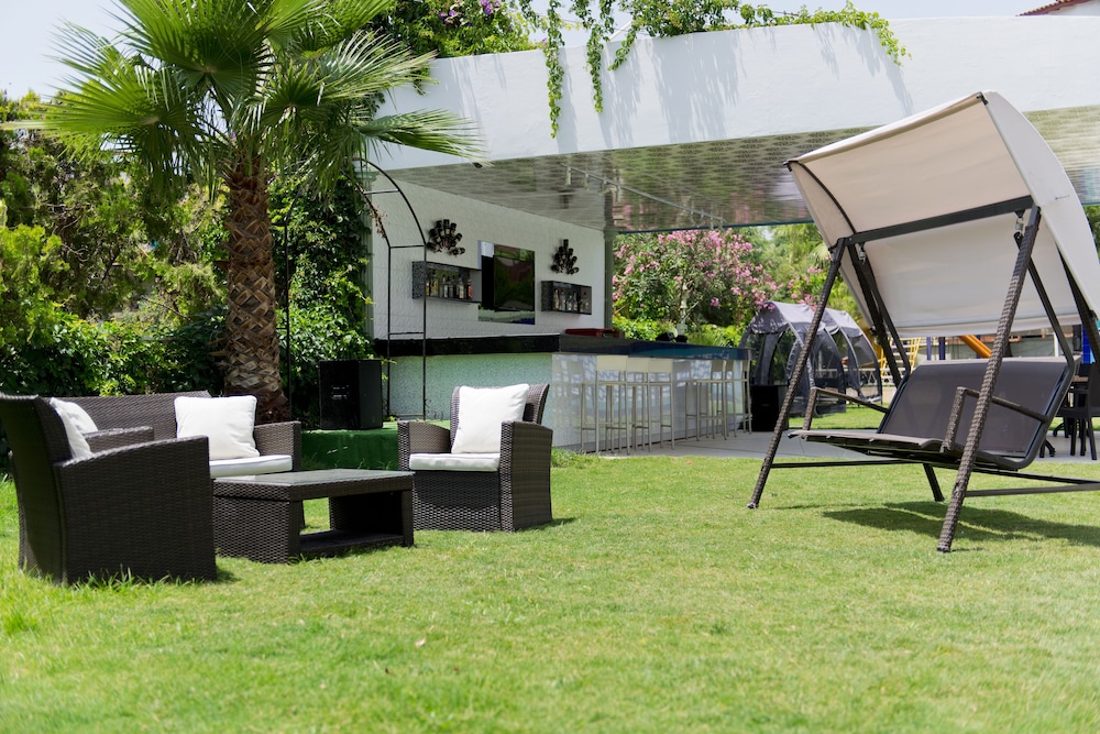 Lara World Hotel 30/34