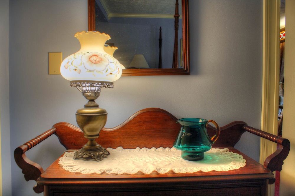 Los Gatos Bed & Breakfast 12/50