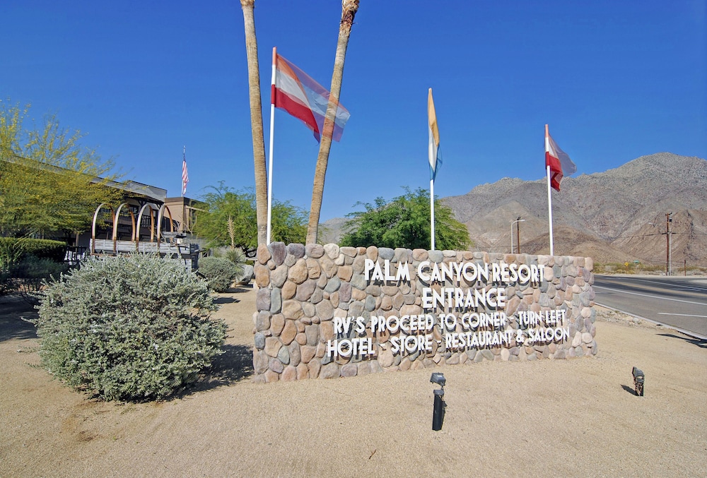 Palm Canyon Hotel and RV Resort 68/73