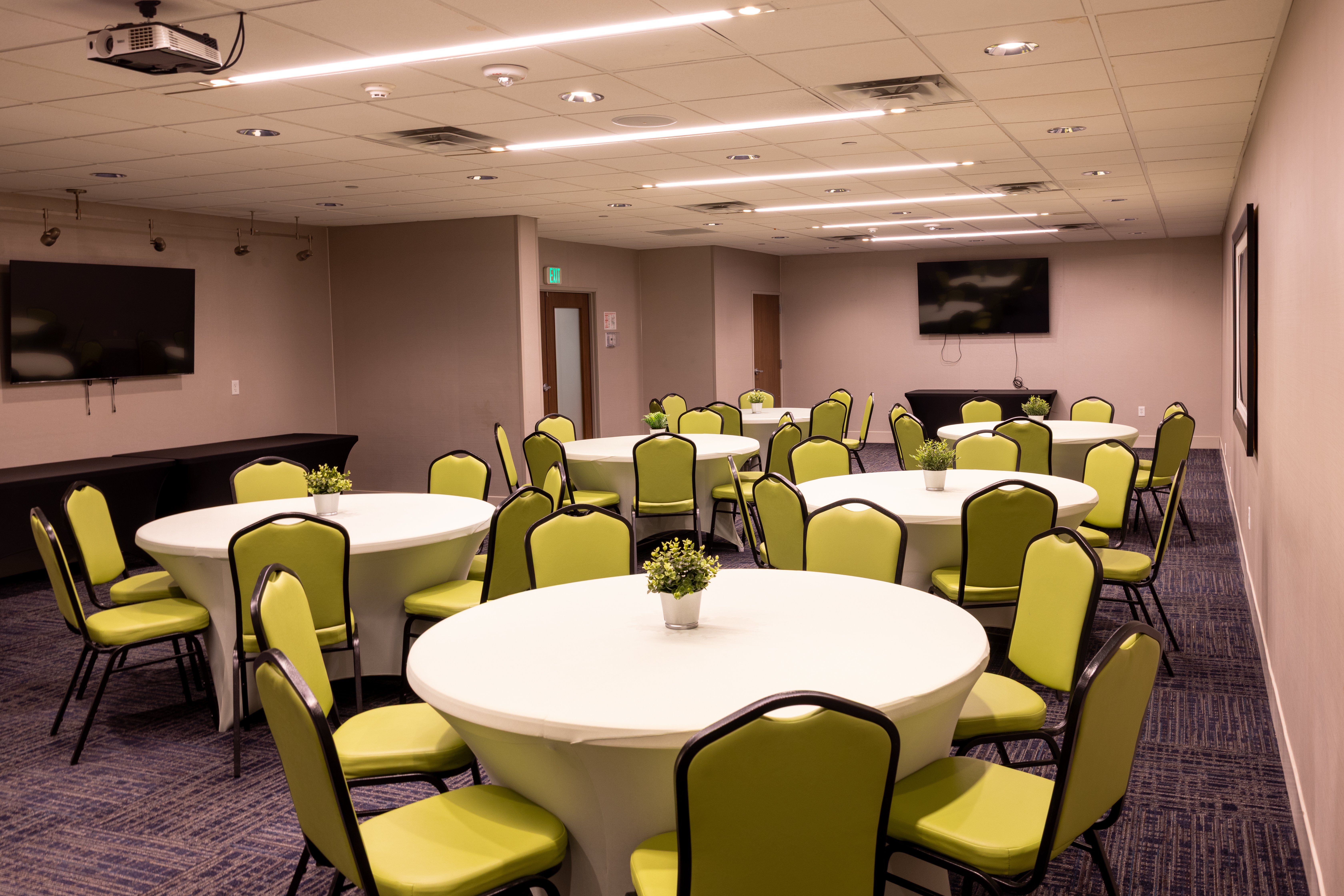 Holiday Inn Express Salt Lake City Downtown 64/77