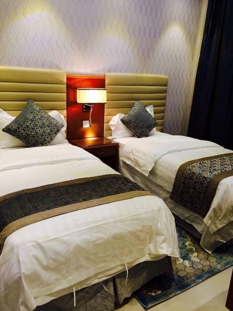 Pestana Hotel and Suites 2 24/52