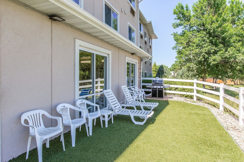 Quality Inn & Suites Loveland 2/34