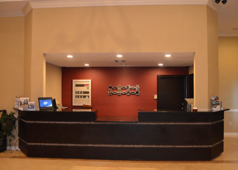 SureStay Plus by Best Western San Antonio Fiesta Inn 9/38