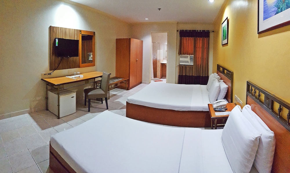 Golden Valley Hotel 37/67