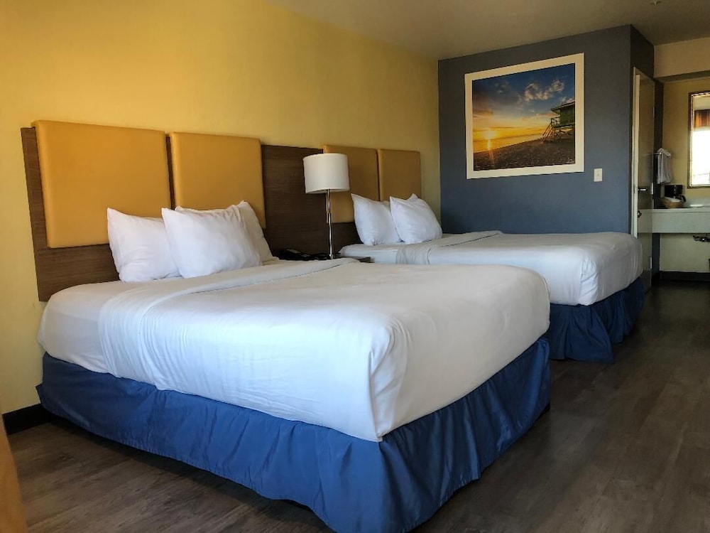 Days Inn by Wyndham Hayward Airport 3/9