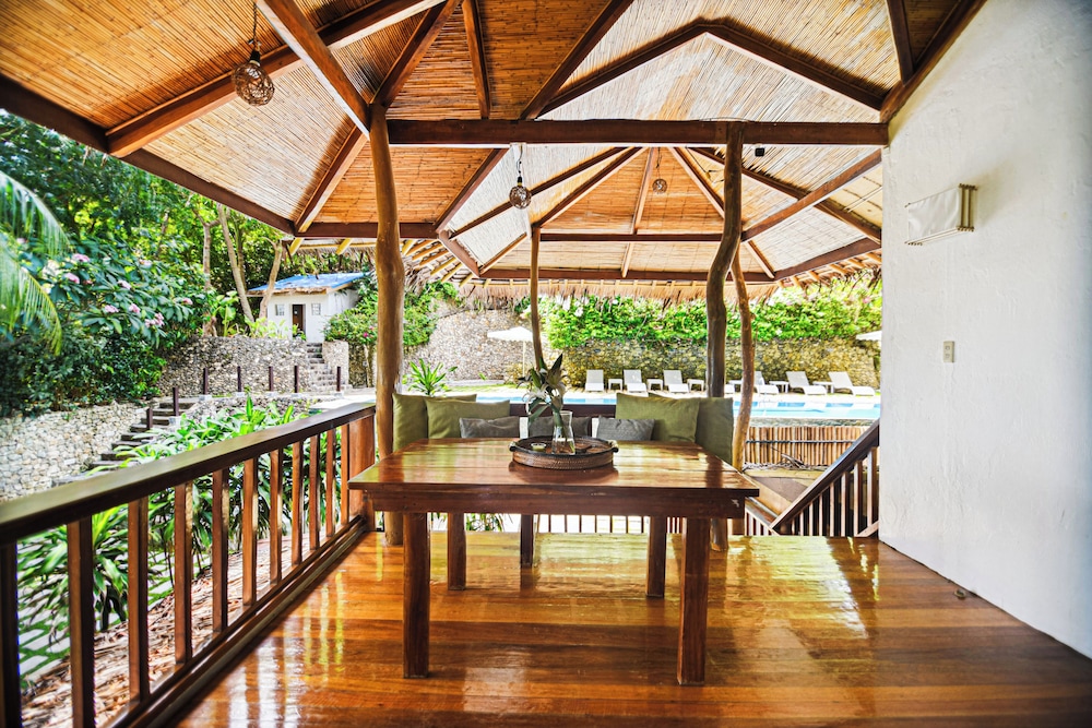 The Strand Boutique Resort 57/75