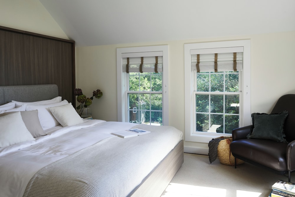 Garden, Cottage, King Bed, Sofa