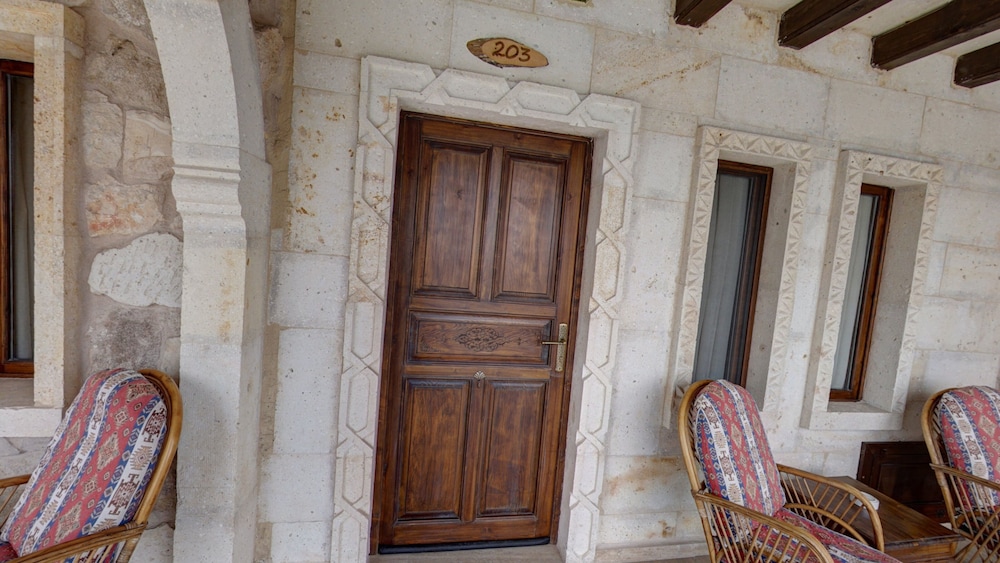 Hikmet's House 4/48