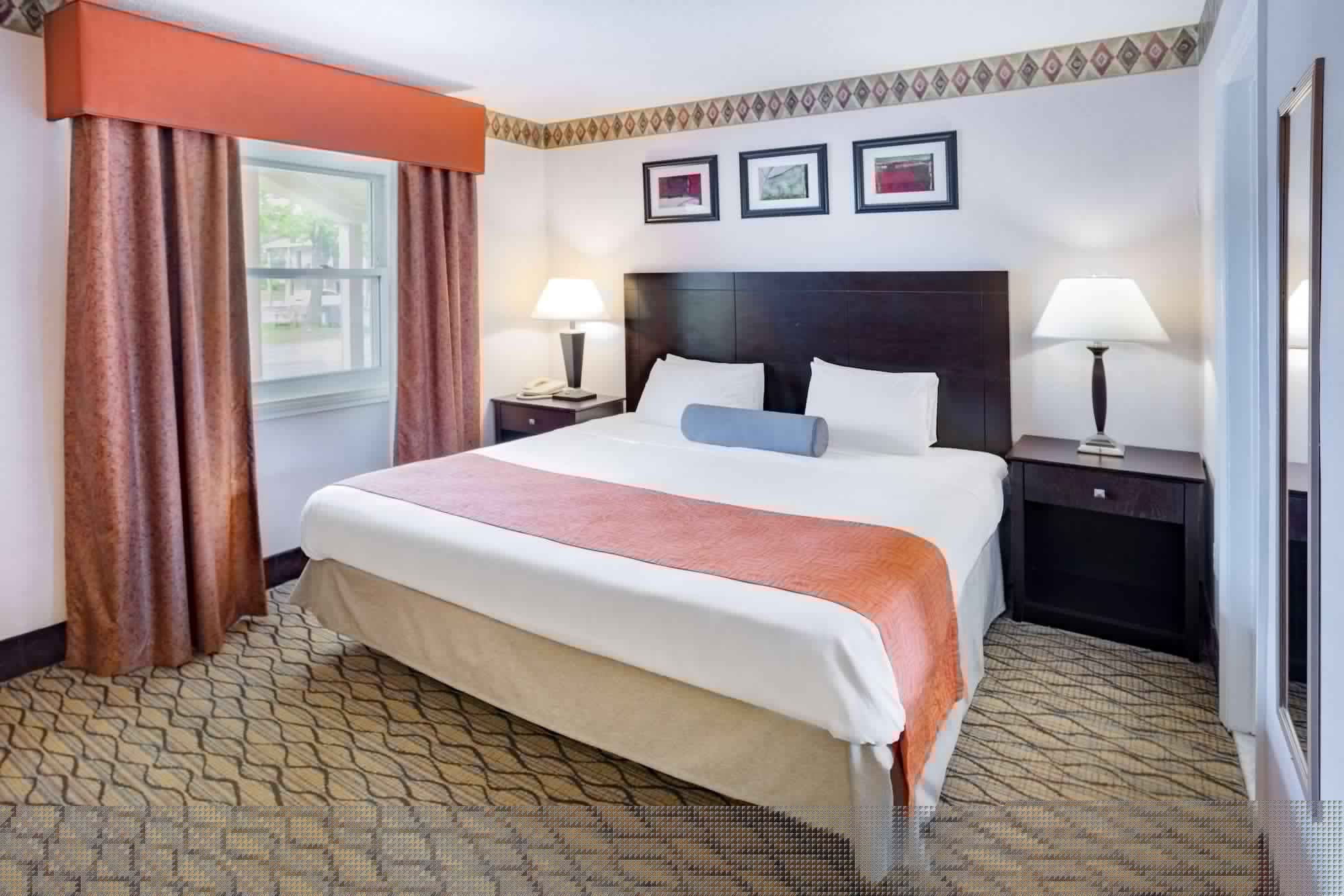 غرفة قياسية بسرير كوين، Howard Johnson by Wyndham Lenox 2/6