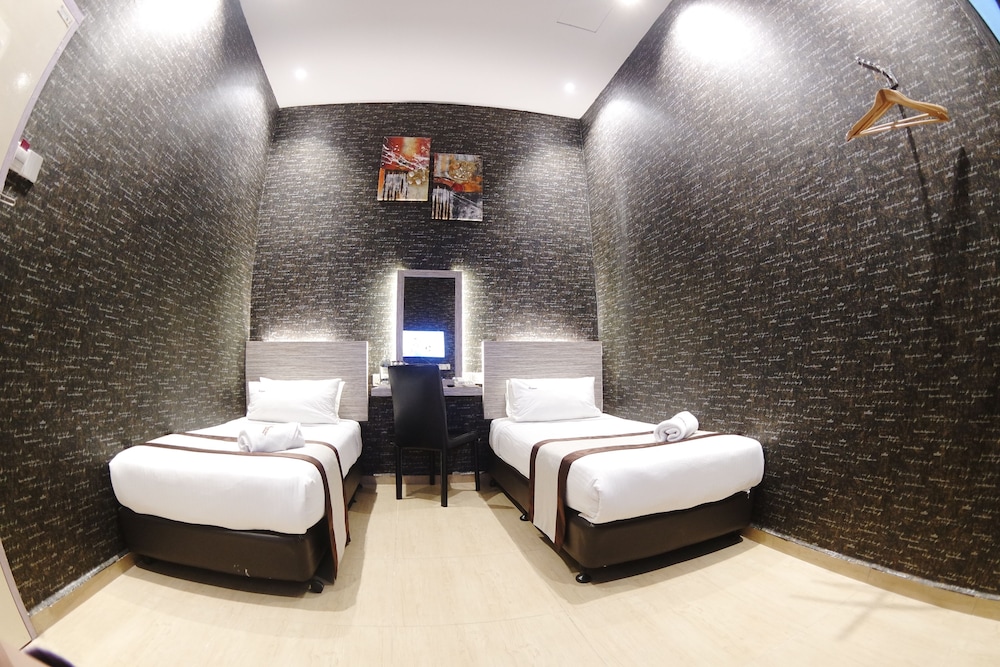 HereHotel.com 17/38