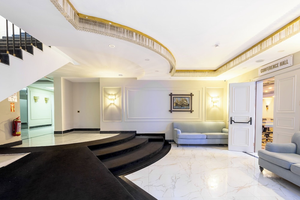 REO Hotel & Spa 7/69