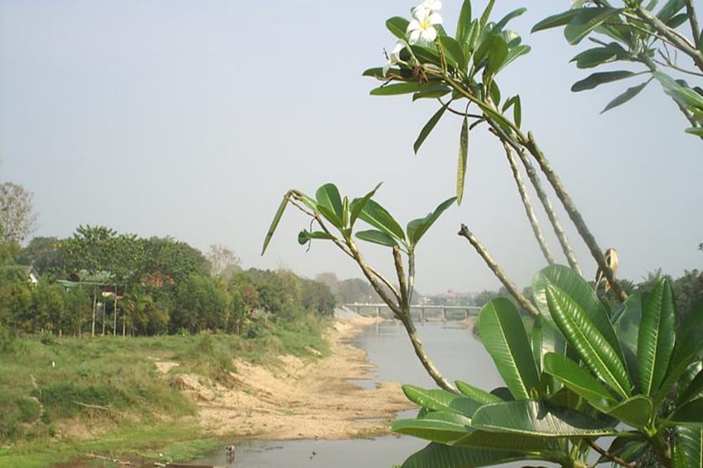 Ban Rim Nam Riverside Resort 24/32