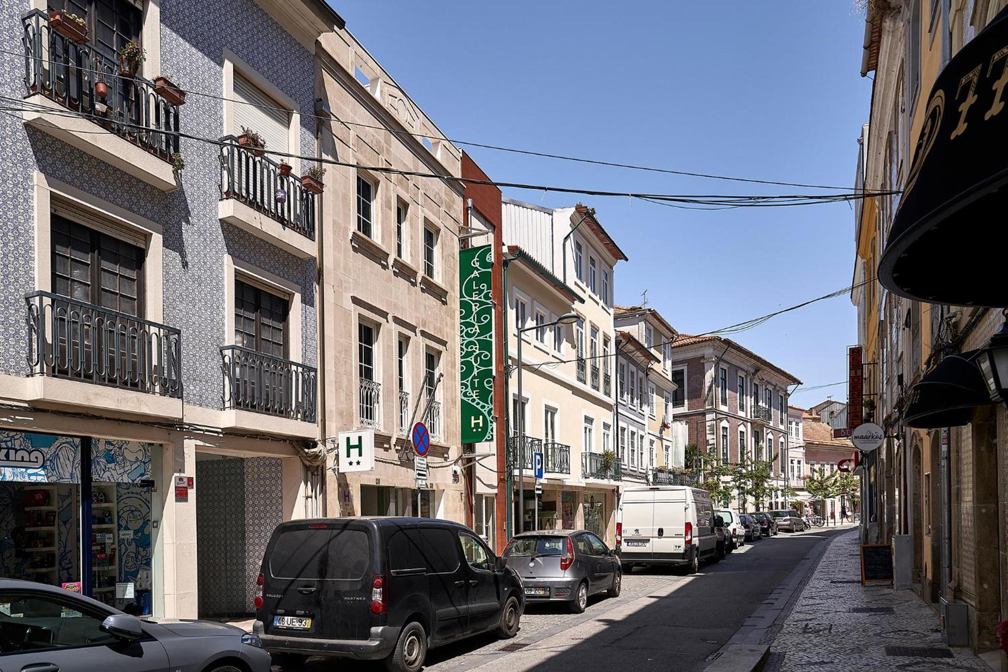 Jose Estevao Hotel 42/55