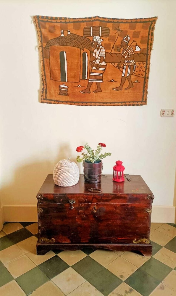 Ivana B&amp;B 4/76