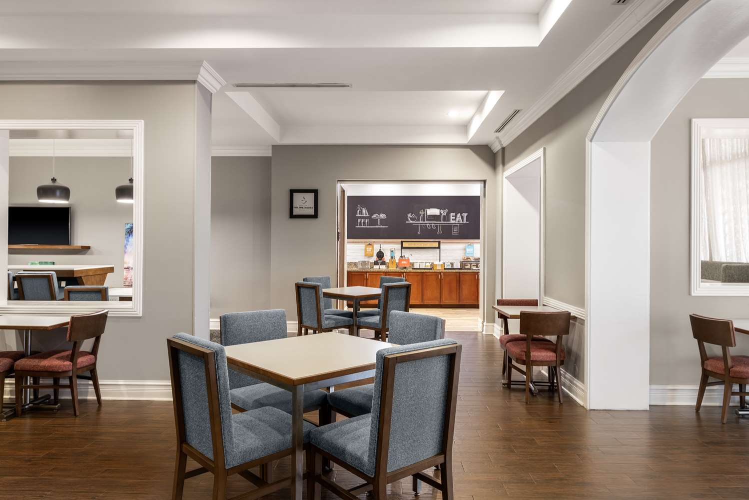 restaurant cafeteria