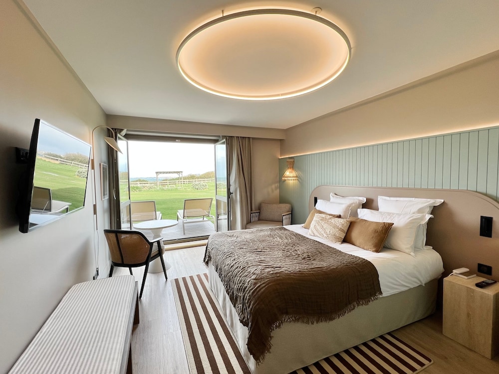 Deluxe, Queen Bed, Full Sea View, Terrace, Garden Floor