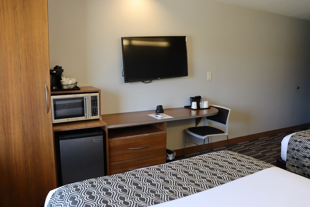 Microtel Inn And Suites Columbus Ft Benning 15/29