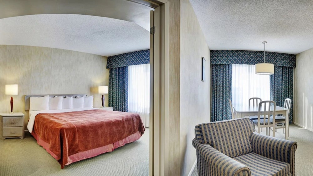 Residence Inn by Marriott Laval 5/22