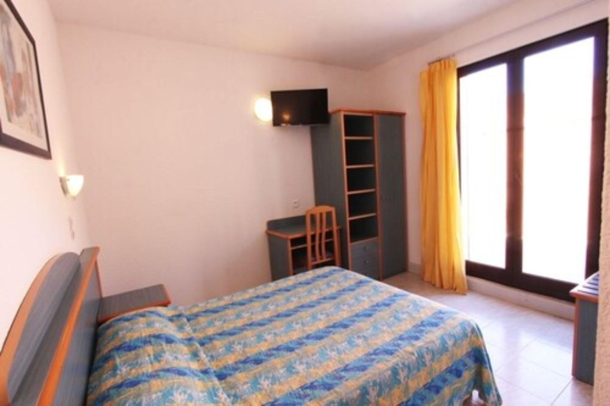 Room, Triple, 1 Double and 1 Single Bed, Mountain Side