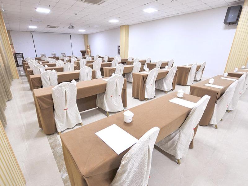 Vienna Hotel (Nantong Tongzhou Bus Station) 25/26