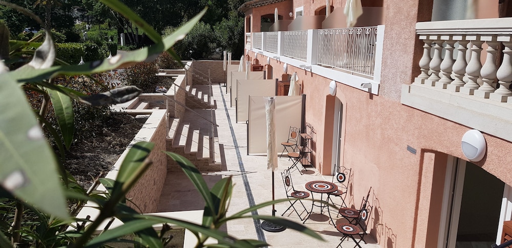 Les Bastides St. Paul 5/79