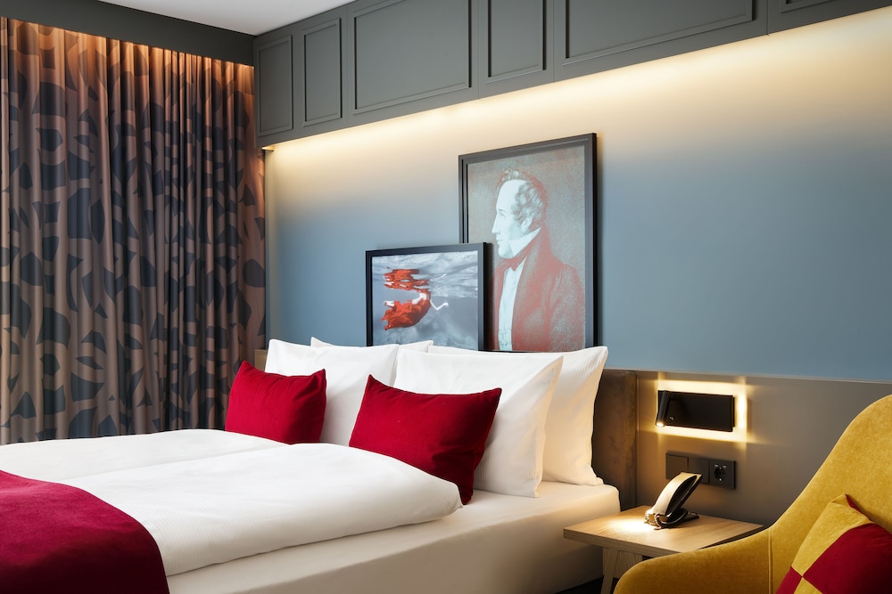HOLIDAY INN HAMBURG - HAFENCITY 15/75