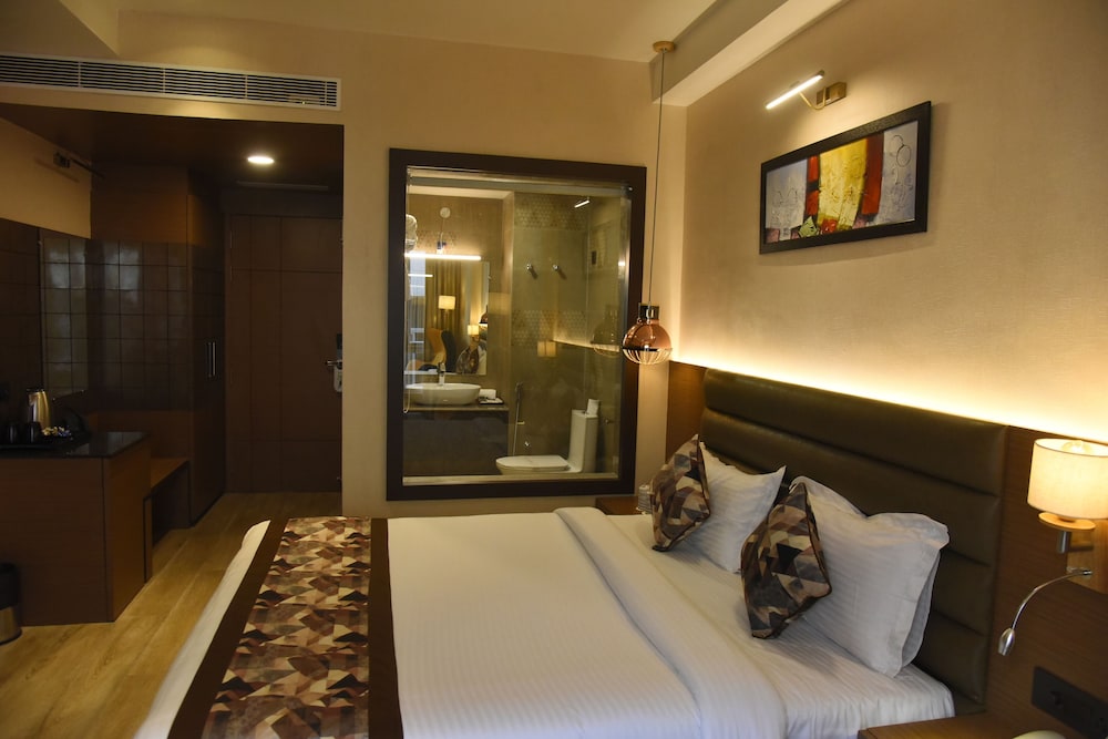 HOTEL LEGEND INN 8/22